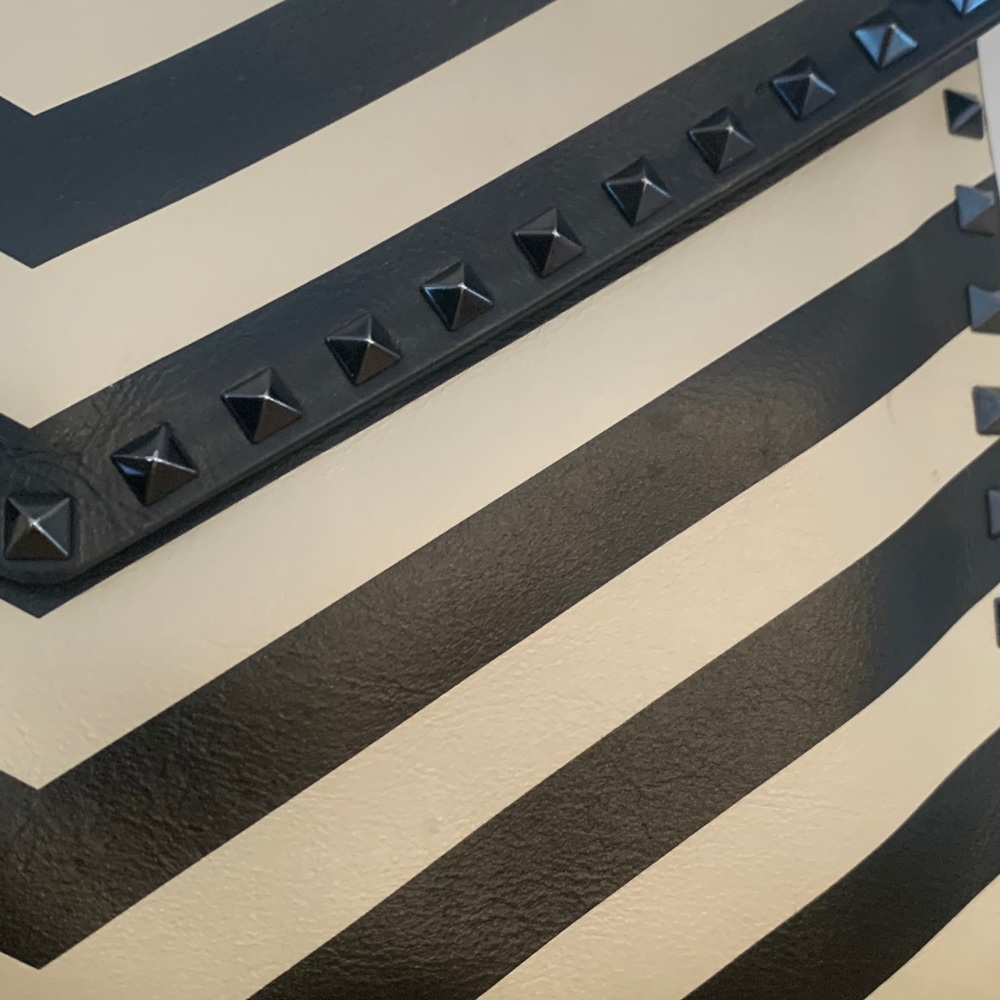 Valentino Rockstud striped envelope clutch - Picture 7 of 10
